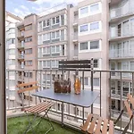 Huswell - Warm & Cozy Lateral Seaview Apartment