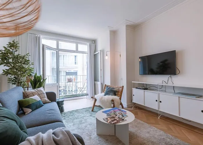 Huswell - Warm & Cozy Lateral Seaview Apartment